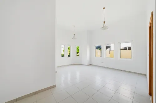 5 Bedrooms Villa in The Aldea