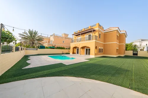 5 Bedrooms Villa in The Aldea
