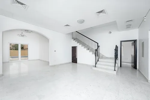 5 Bedrooms Villa in The Centro