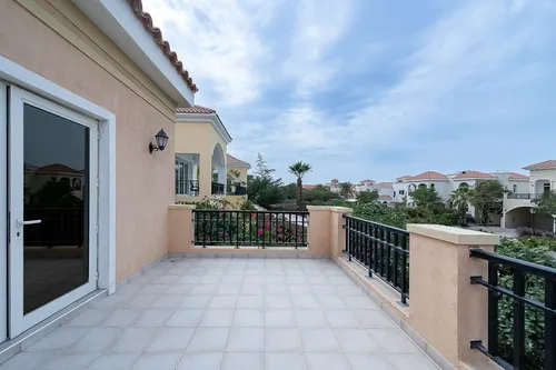 5 Bedrooms Villa in The Centro