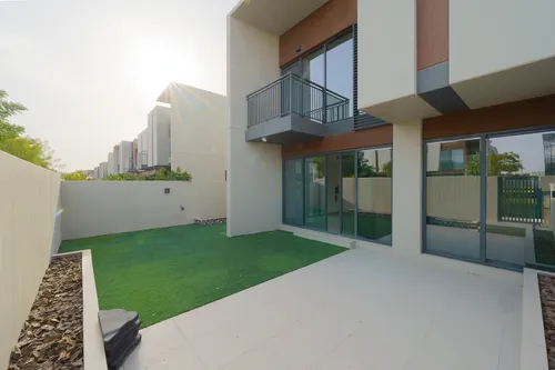 3 Bedrooms Townhouse in Cherrywoods