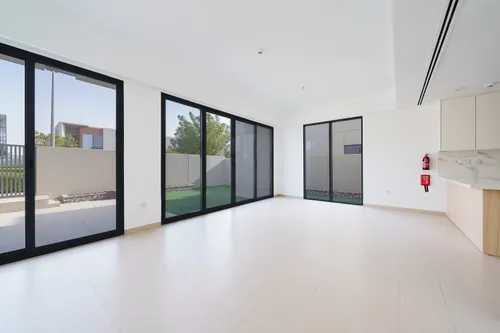 3 Bedrooms Townhouse in Cherrywoods