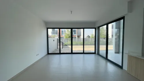 3 Bedrooms Townhouse in Cherrywoods