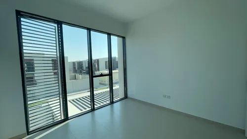 3 Bedrooms Townhouse in Cherrywoods