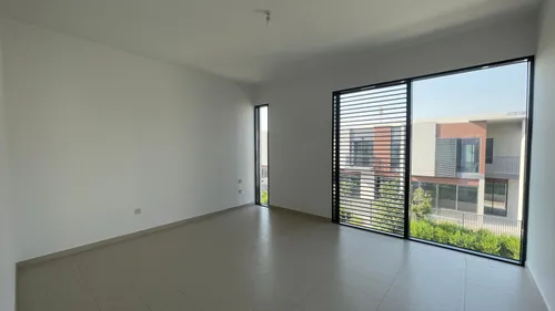 3 Bedrooms Townhouse in Cherrywoods