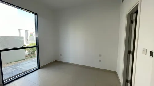 3 Bedrooms Townhouse in Cherrywoods