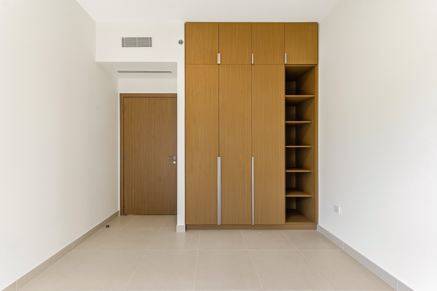 2 Bedrooms Apartment in Savanna Building 2