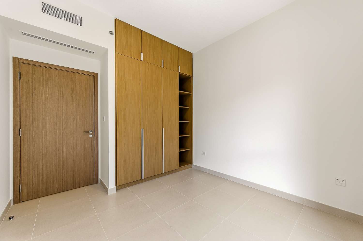 2 Bedrooms Apartment in Savanna Building 2