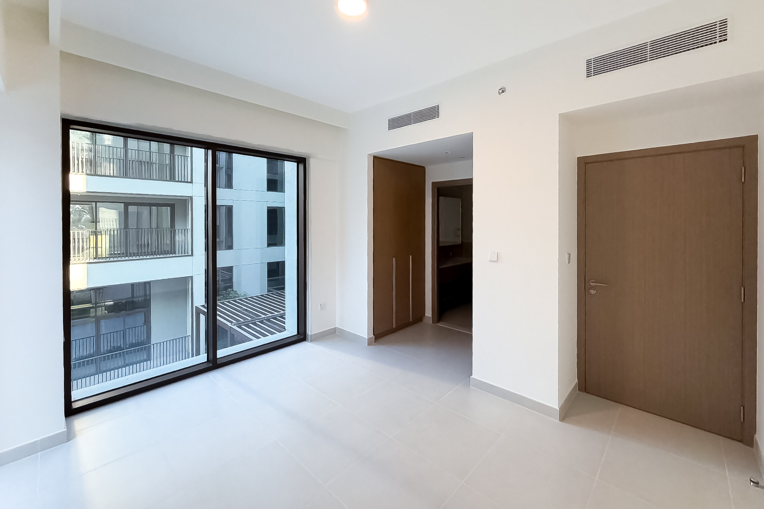 2 Bedrooms Apartment in Mangrove Building 2