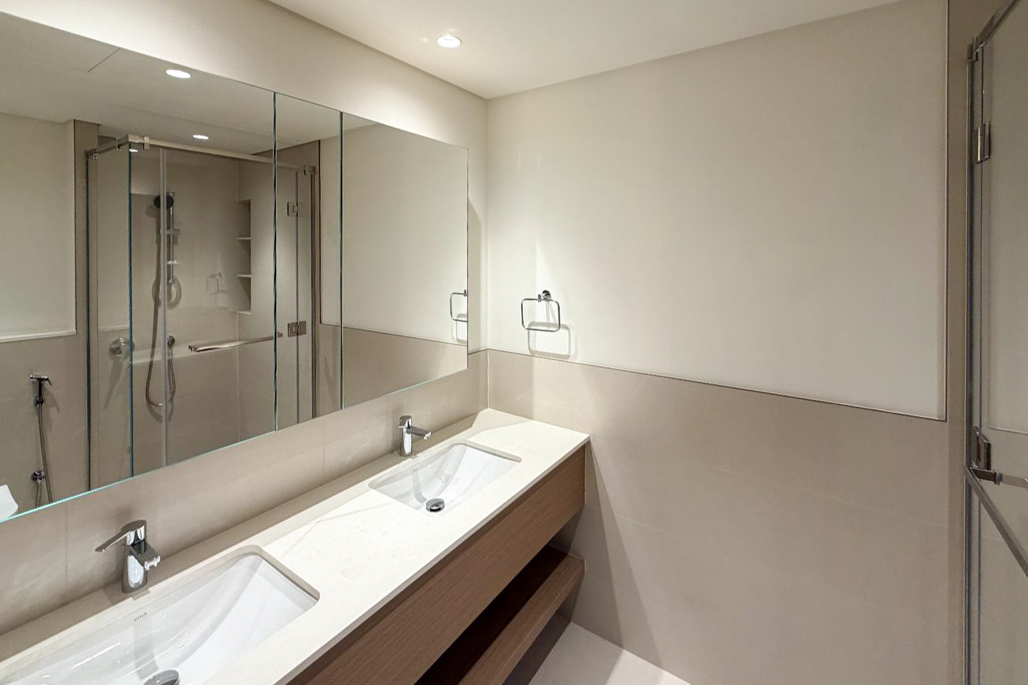 2 Bedrooms Apartment in Mangrove Building 2