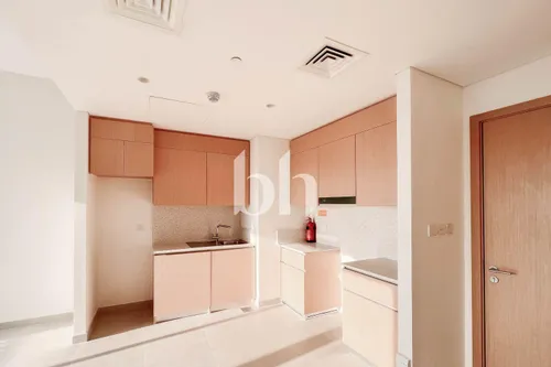 Prime Location | High Floor | Up to 12 Cheques