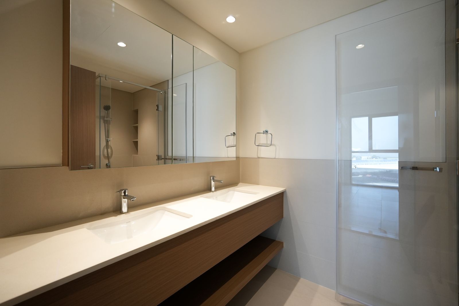 2 Bedrooms Apartment in Savanna Building 3