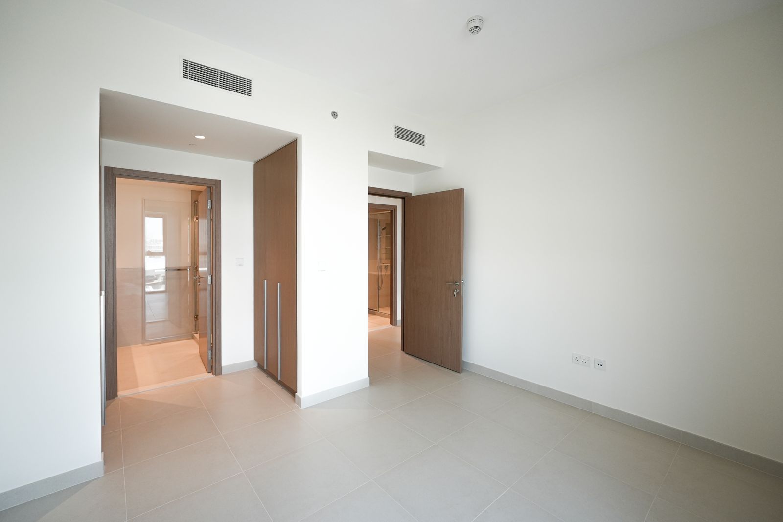 2 Bedrooms Apartment in Savanna Building 3