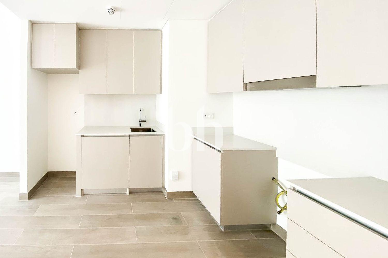 Multiple Cheques | Private Beach Access | Modern