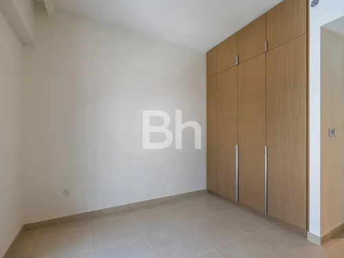 2 Bedrooms Apartment in Grove at Creek Beach Building 3