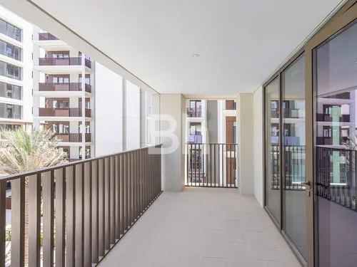2 Bedrooms Apartment in Grove at Creek Beach Building 3