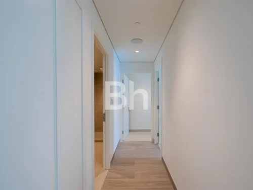 2 Bedrooms Apartment in Grove at Creek Beach Building 3