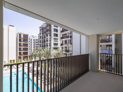 2 Bedrooms Apartment in Grove at Creek Beach Building 3