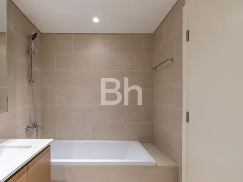 2 Bedrooms Apartment in Grove at Creek Beach Building 3