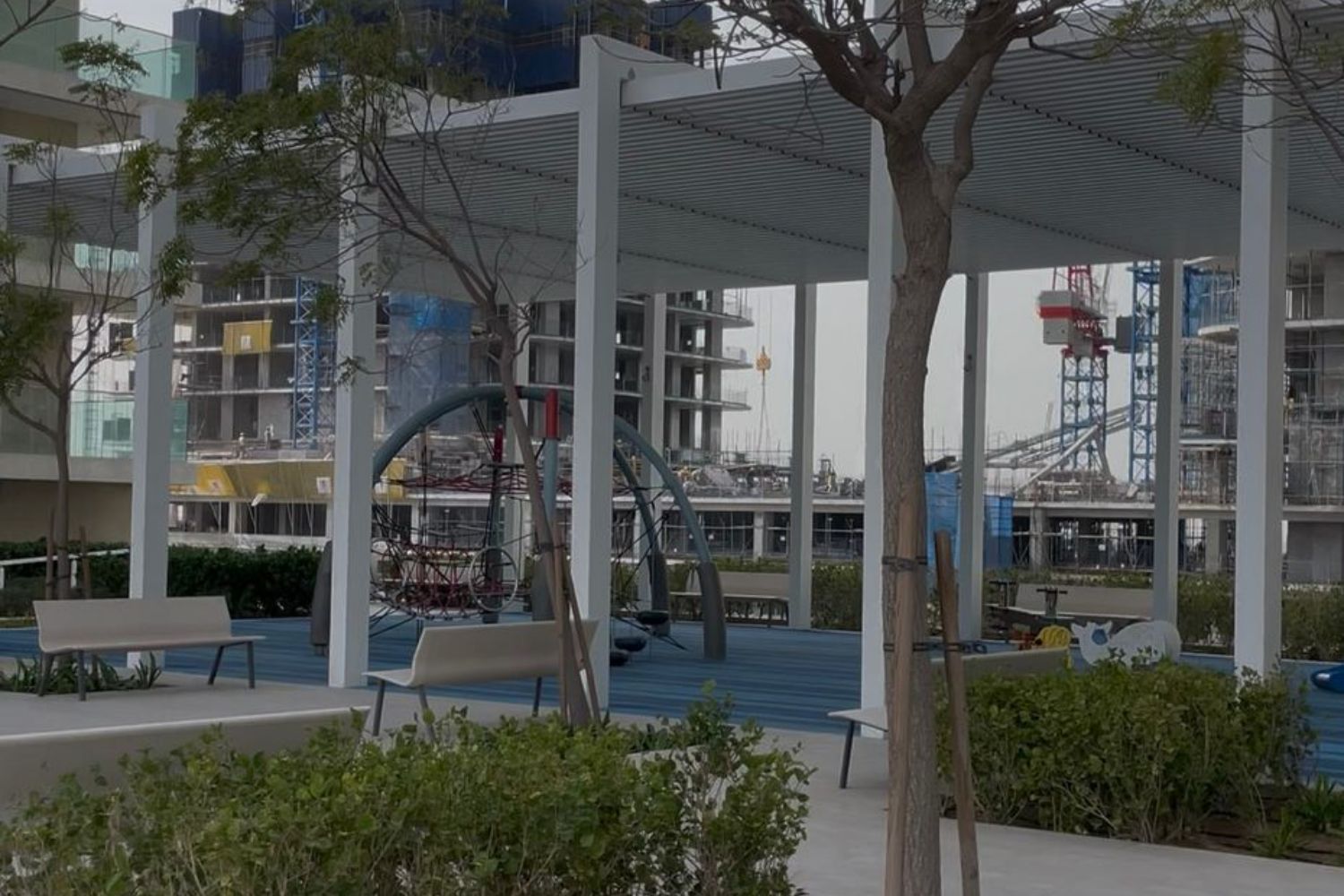 2 Bedrooms Apartment in Sunrise Bay Tower 2