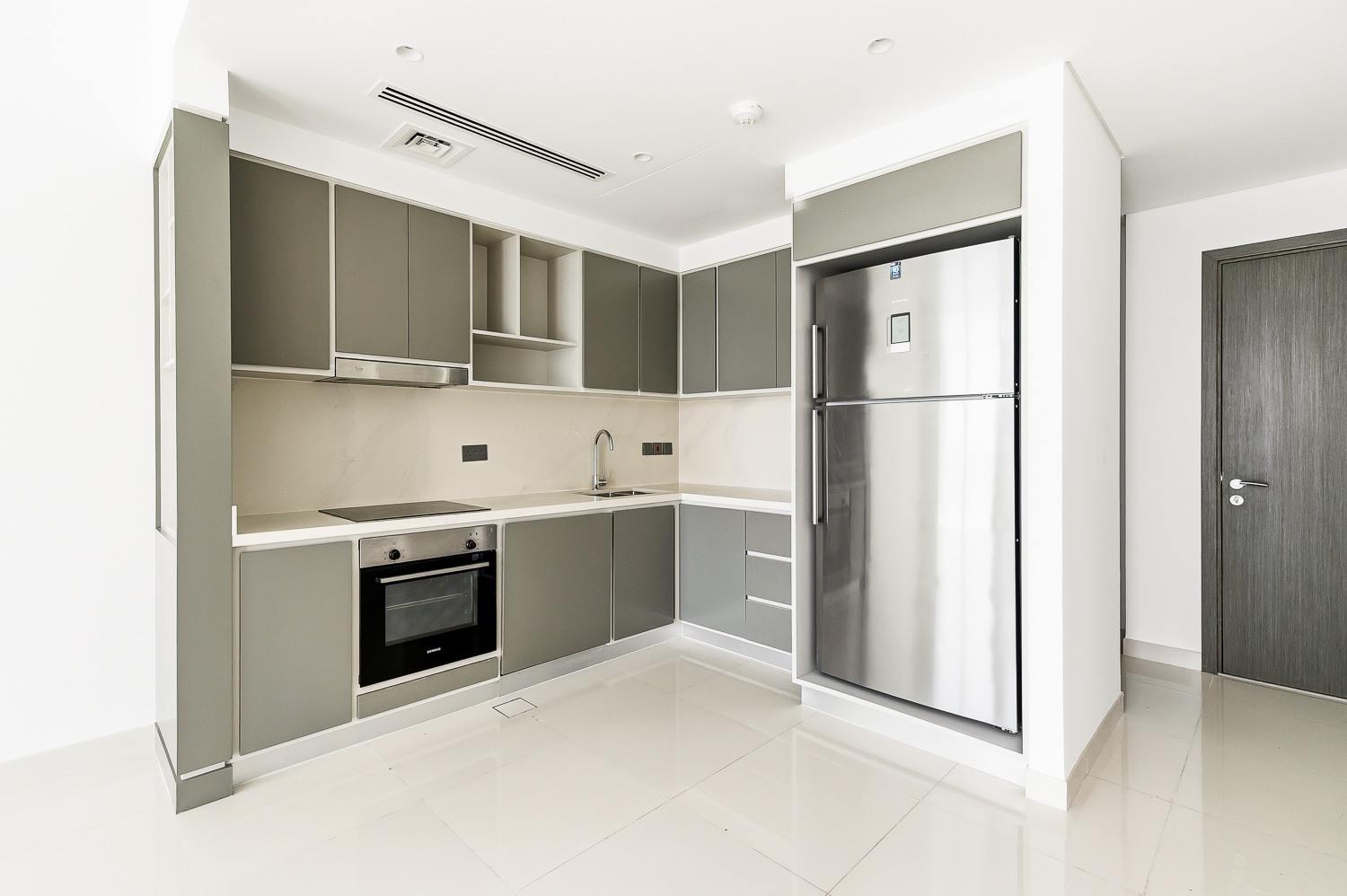 2 Bedrooms Apartment in Sunrise Bay Tower 1