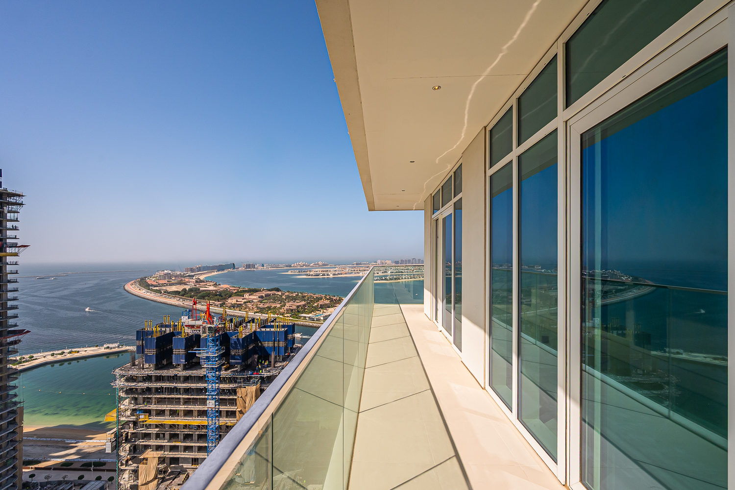 2 Bedrooms Apartment in Sunrise Bay Tower 1