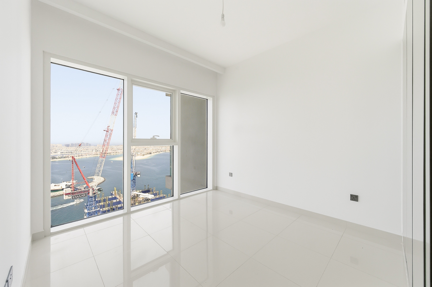 2 Bedrooms Apartment in Sunrise Bay Tower 1