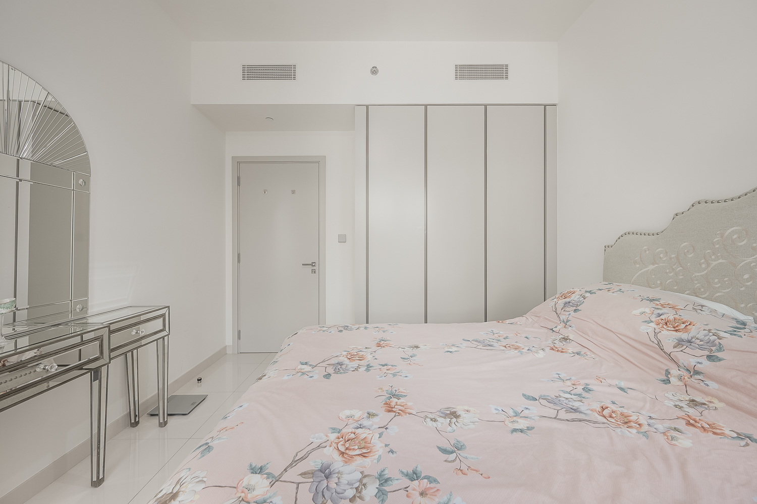 1 Bedroom Apartment in Sunrise Bay Tower 2