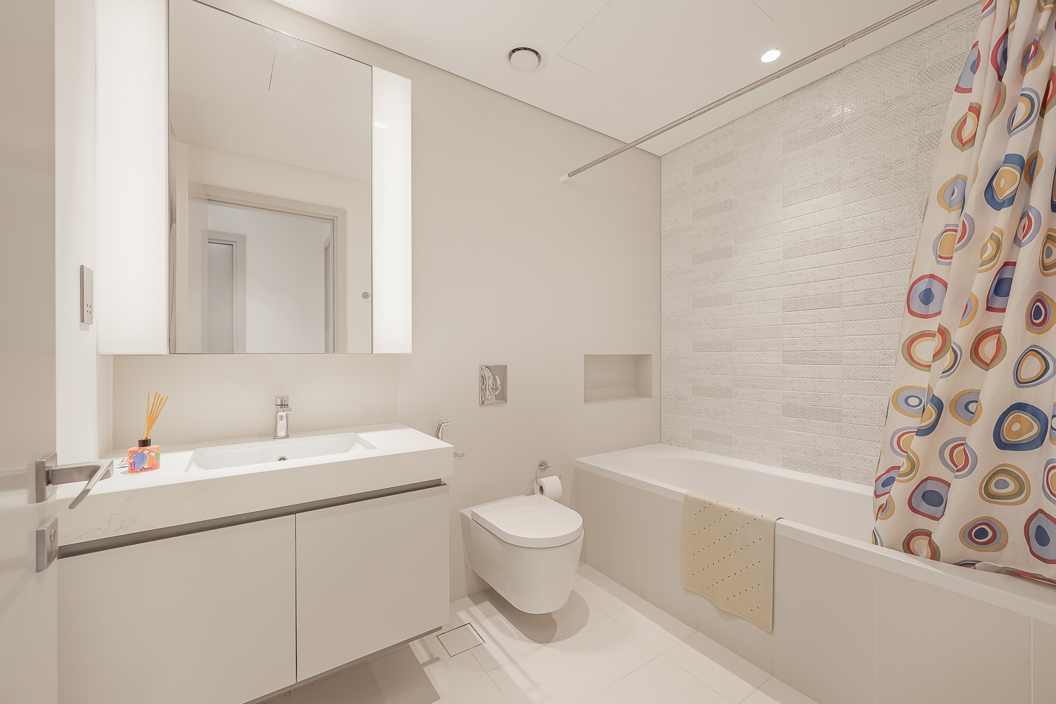 1 Bedroom Apartment in Sunrise Bay Tower 2