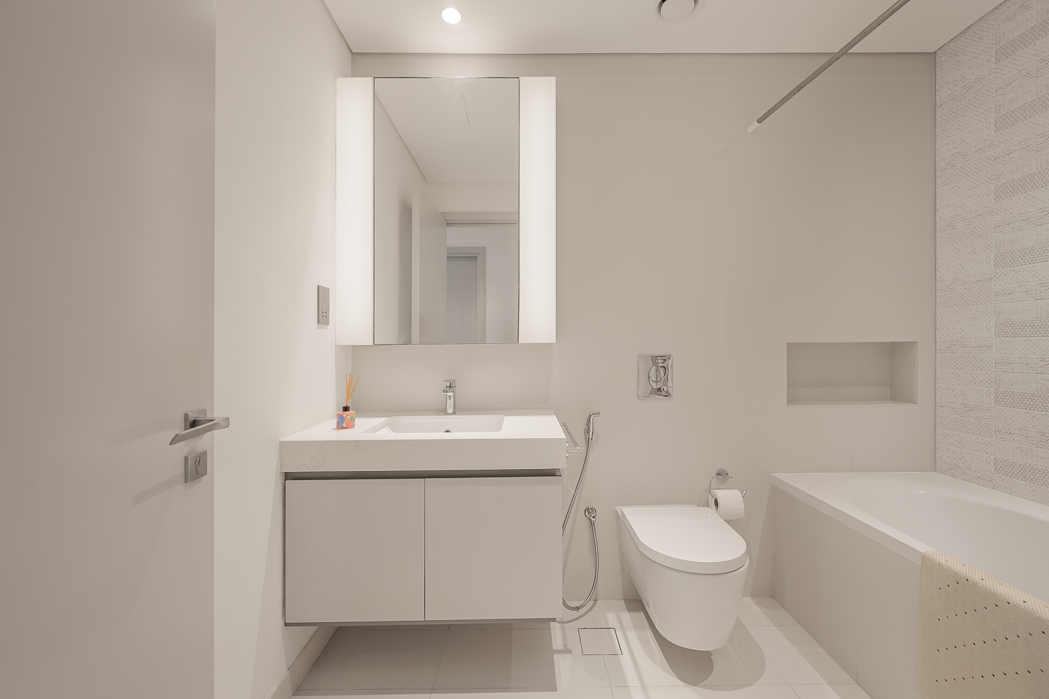 1 Bedroom Apartment in Sunrise Bay Tower 2