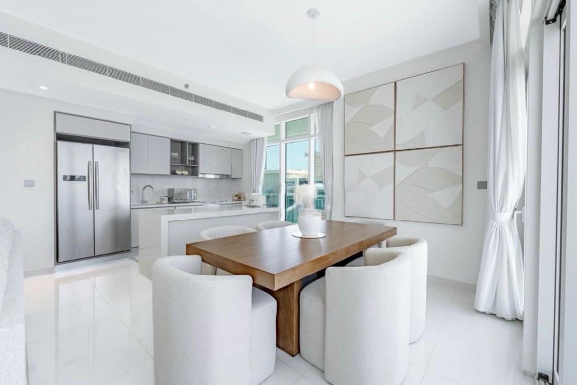 3 Bedrooms Apartment in Sunrise Bay Tower 2