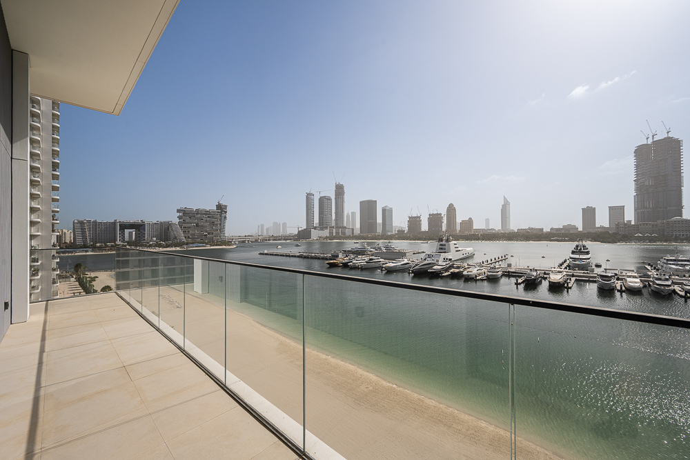 2 Bedrooms Apartment in Beach Mansion Tower 2