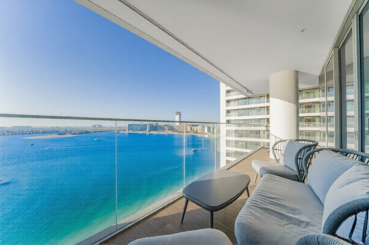 3 Bedrooms Apartment in Beach Isle Tower 2