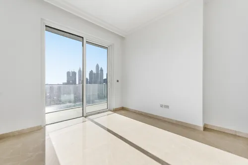 4 Bedrooms Apartment in Palace Beach Residence Tower 2