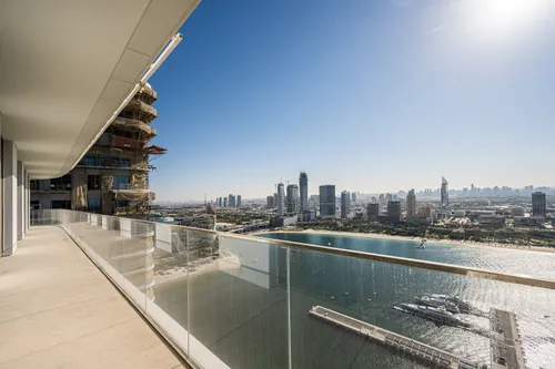 4 Bedrooms Apartment in Palace Beach Residence Tower 2