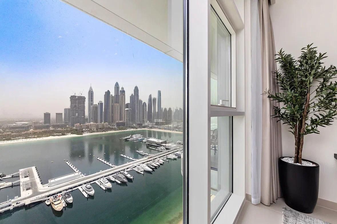 2 Bedrooms Apartment in Palace Beach Residence Tower 2