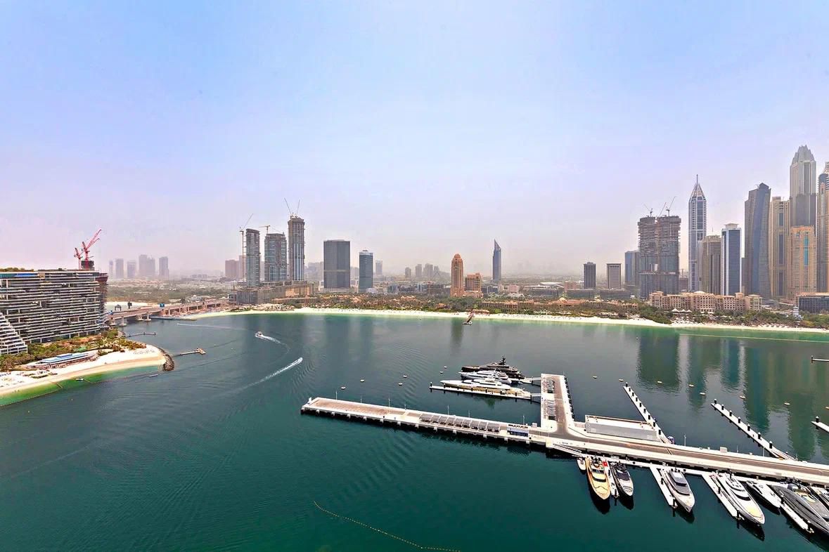 2 Bedrooms Apartment in Palace Beach Residence Tower 2