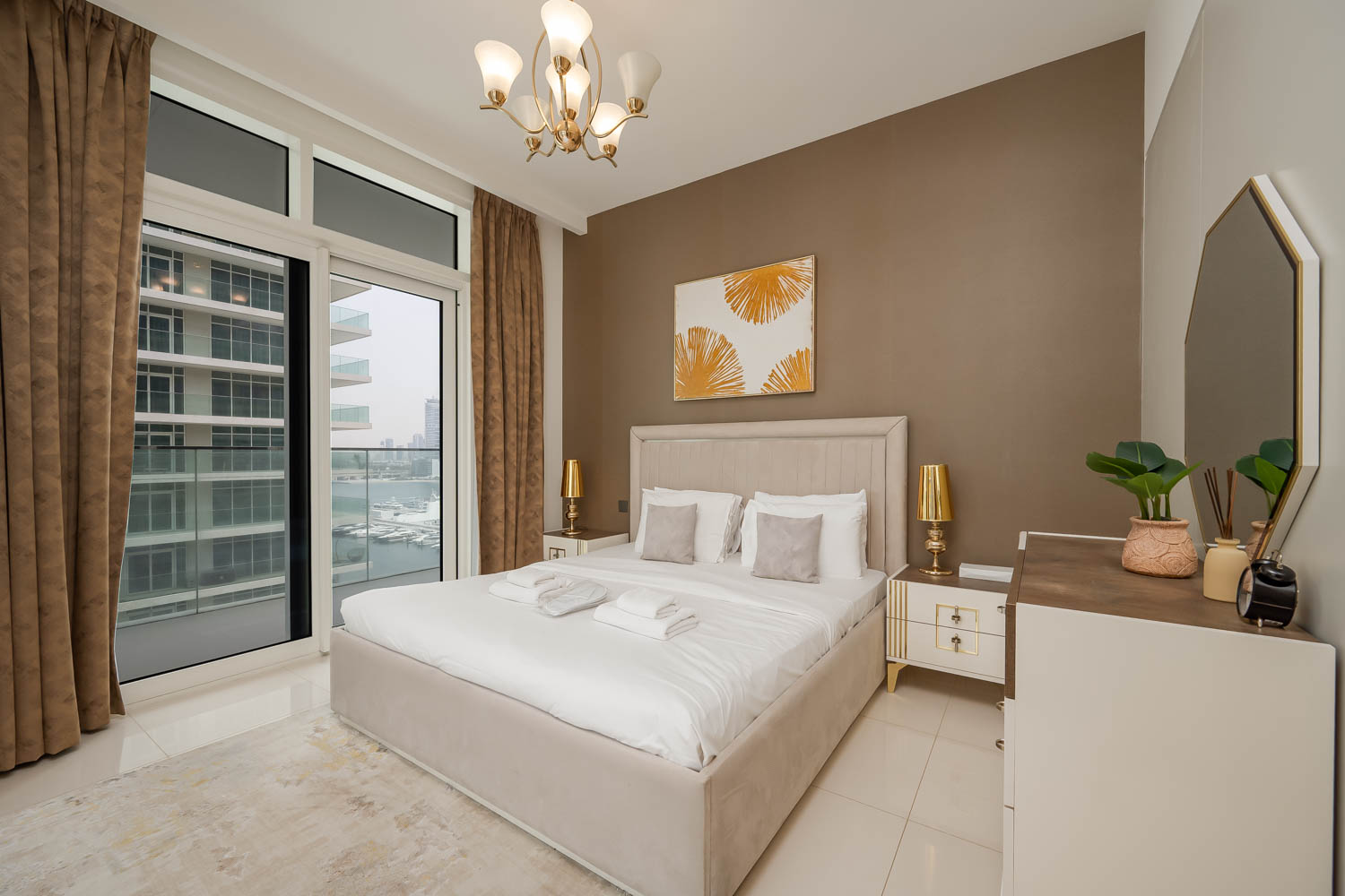 2 Bedrooms Apartment in Sunrise Bay Tower 1