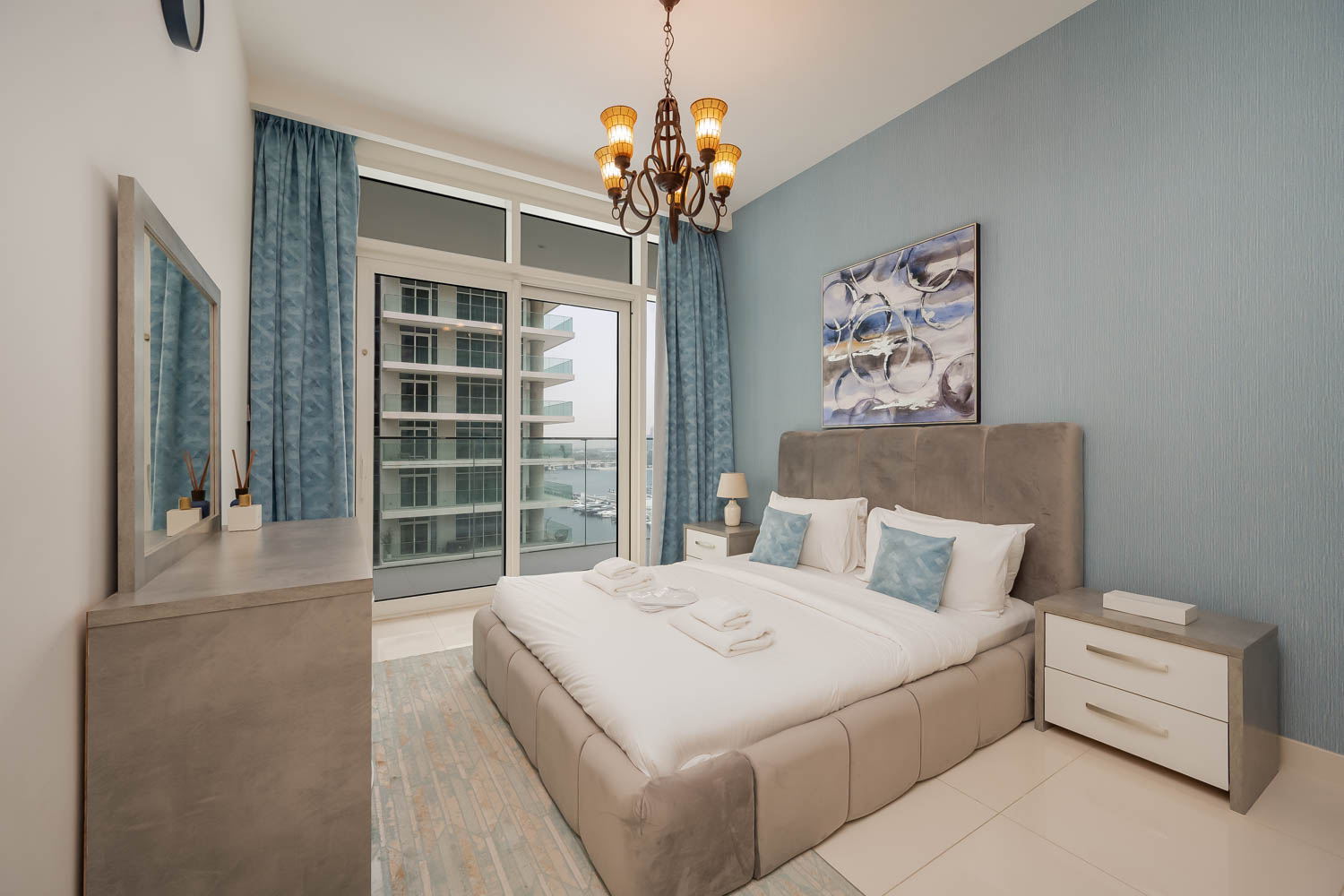 2 Bedrooms Apartment in Sunrise Bay Tower 1