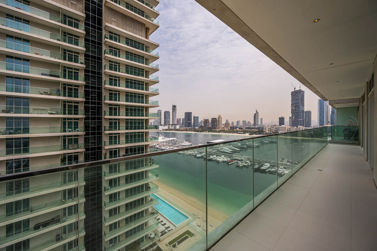 2 Bedrooms Apartment in Sunrise Bay Tower 1