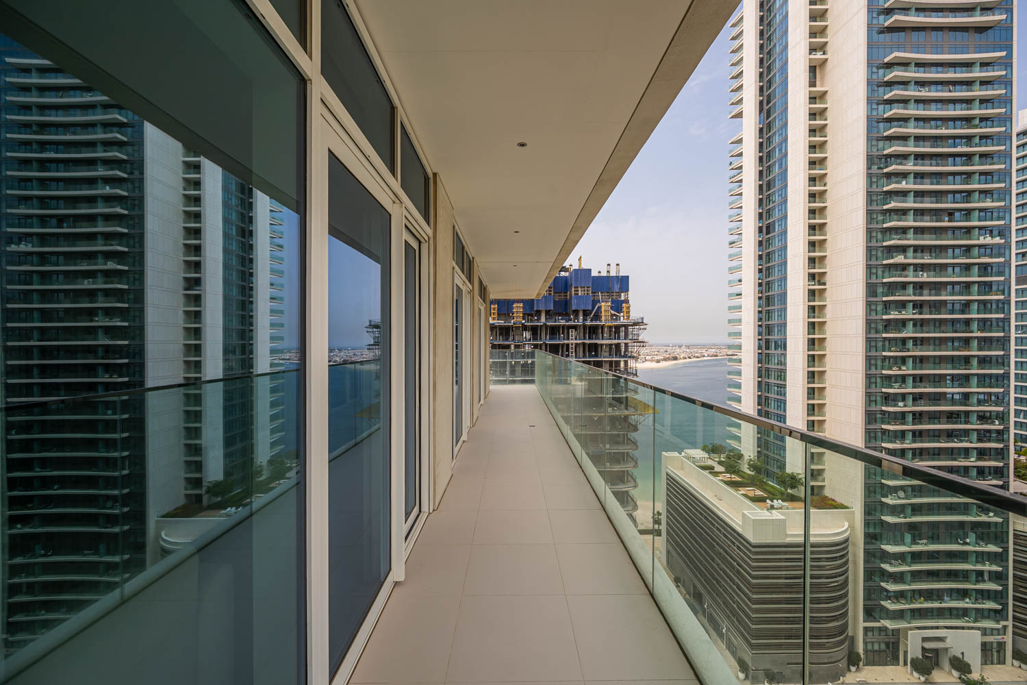 2 Bedrooms Apartment in Sunrise Bay Tower 1