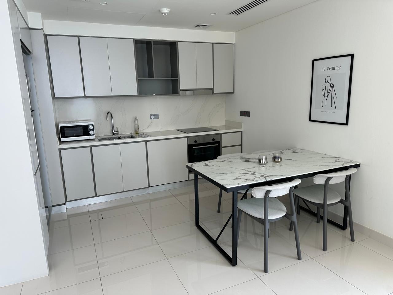 2 Bedrooms Apartment in Sunrise Bay Tower 2