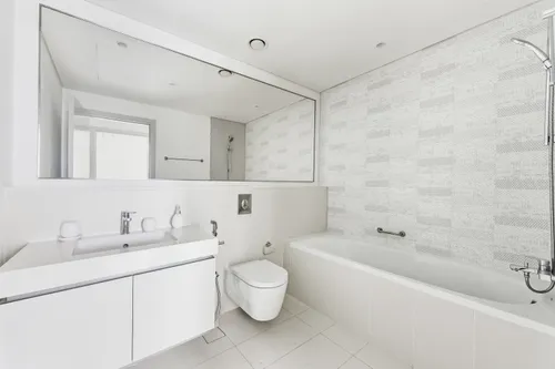 2 Bedrooms Apartment in Sunrise Bay Tower 2