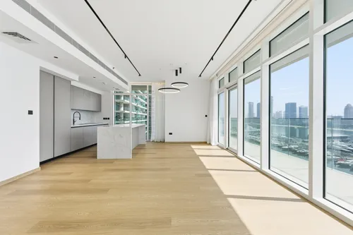 3 Bedrooms Apartment in Sunrise Bay Tower 1