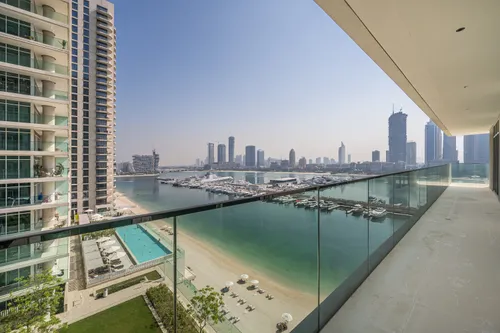 3 Bedrooms Apartment in Sunrise Bay Tower 1