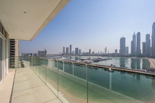 3 Bedrooms Apartment in Sunrise Bay Tower 1