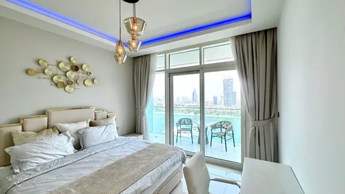 2 Bedrooms Apartment in Sunrise Bay Tower 2