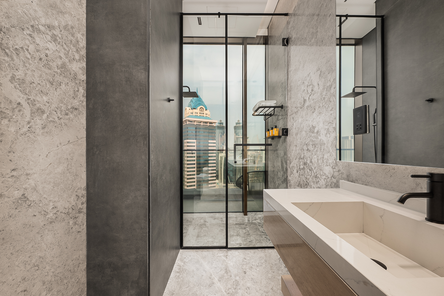 3 Bedrooms Penthouse in One of One Luxury Residences