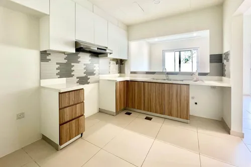 3 Bedrooms Townhouse in Amaranta 3