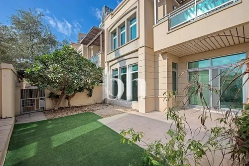 Rare Find Villa | Private Garden | Garage